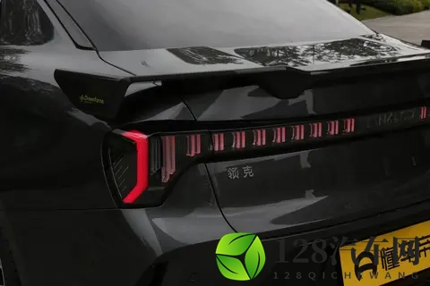 安全就看领克!第三代领克03智能全维升级,兼顾动力和燃油经济性-3