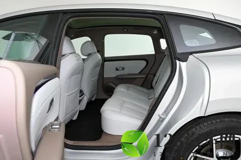 长安启源A06拿出诚意，配6C闪充+高规格悬架，小鹏M03接得住吗？-3