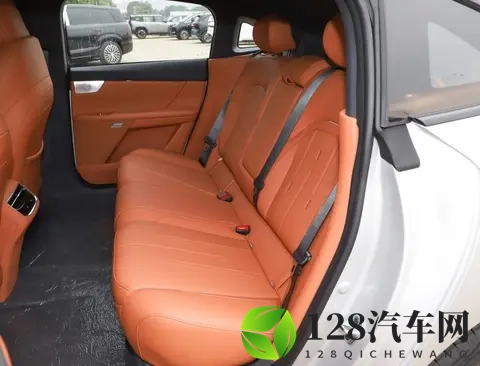 有激光雷达和市区领航 智能化全面提升 东风奕派eπ007+实力出众-1