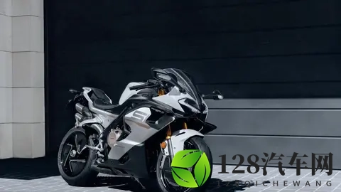 春风750SR到底输哪了？四缸跑车横向对比告诉你答案-3