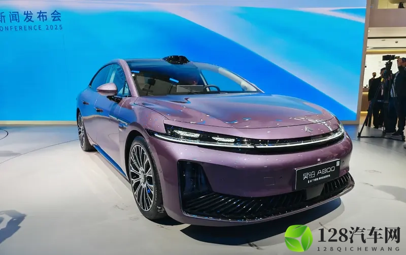 广汽昊铂A800内饰公开，鸿蒙座舱加持，L3多久上？-1