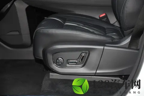 二排中央通道+航空座椅,七座MPV该怎么选?极氪009七座过道版-3