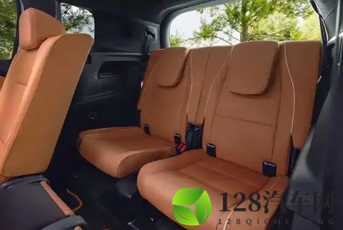 CLA同款内饰，12月8日首发，全新GLB内饰官图发布-2