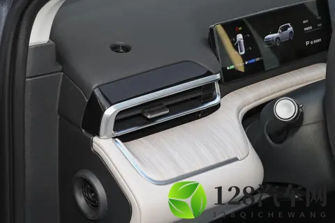 10万级SUV却有20万级配置，AION i60增程版体验-2