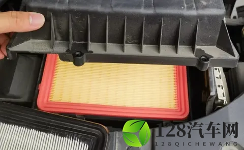 汽车空气滤芯多久换一次?4s店绝对不会告诉你的真相-1