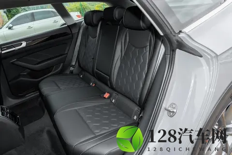 2025款大众CC选购指南：动力与配置如何选更值-2