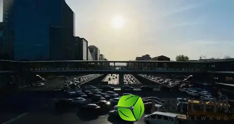 2025的二手车市场，像坐过山车似的颠来倒去-2