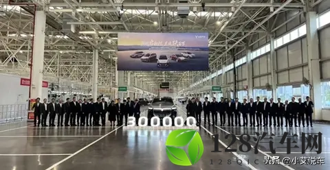 岚图汽车30万台目标达成，华为技术助力新旗舰上市，能否持续发力-3