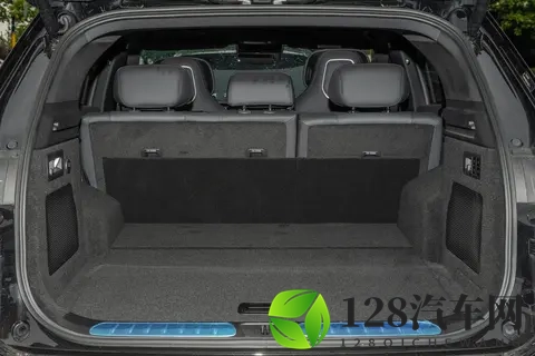 周末试驾星纪元 ET:一辆让全家都心动的家庭座驾-2