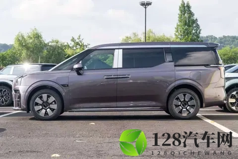 双十一给家人的豪华惊喜：极氪 009 宜商宜家之选与 11 月购车攻略​-3