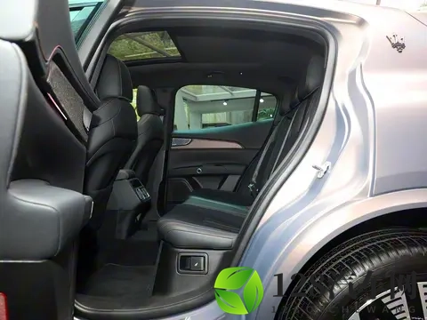 玛莎拉蒂豁出去了！从8988万跌至3588万，小米YU7危险了？-3