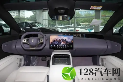 阿维塔12深度试驾：全系激光雷达+音响，是否值得购买？-1