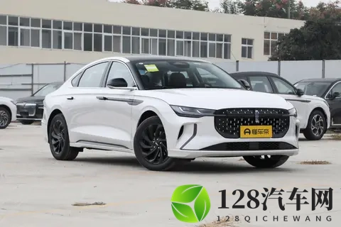 林肯 Z 选燃油还是混动？要燃油尊尚版还是要尊尚混动版的质感？-2