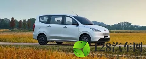 售价548万元起全系手动挡 全新五菱宏光燃油版正式上市-3